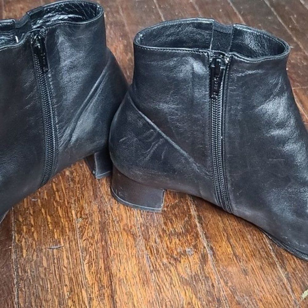 Taryn Rose Black Leather Ankle Boots - Picture 14 of 16